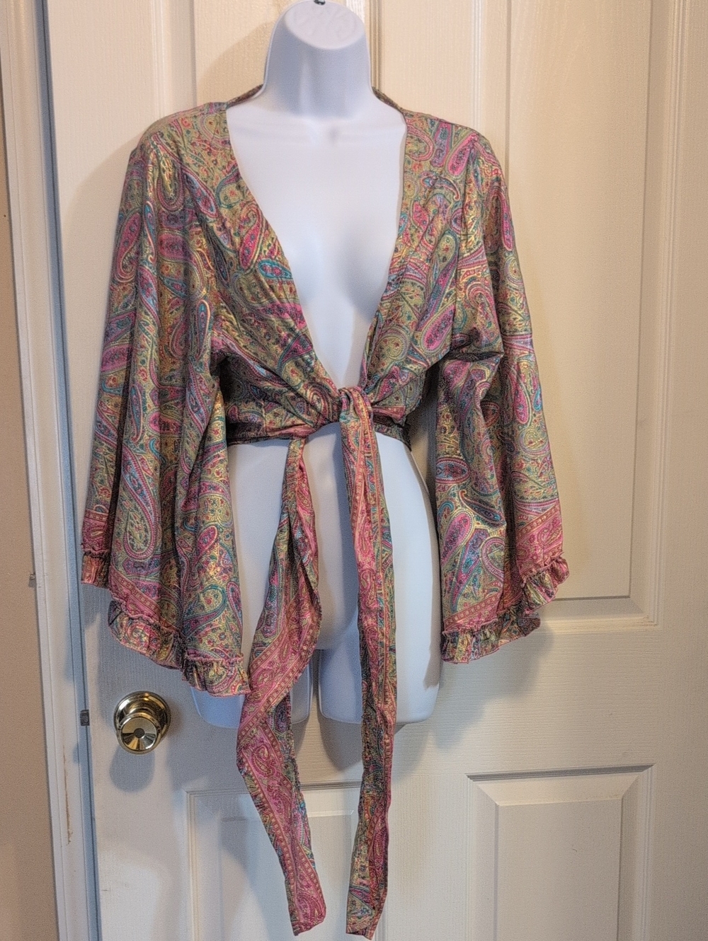 Tie-Front Paisley Women’s Sweater - Pink Multi